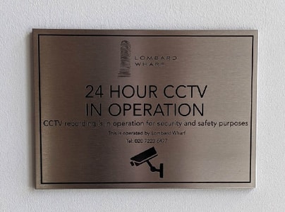 plaques.jpg in London